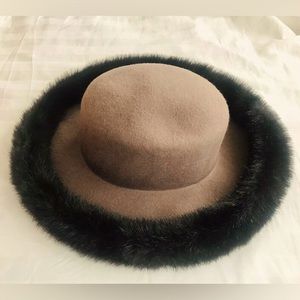 Vintage old Hollywood 60’s 100% Wool fur trim brown hat